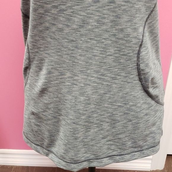 Zella 💟 Grey Striped Racertop Tank Top - Picture 7 of 12